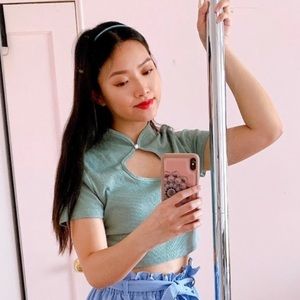 Mandarin cropped top